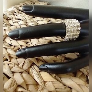 Crystal stretch ring